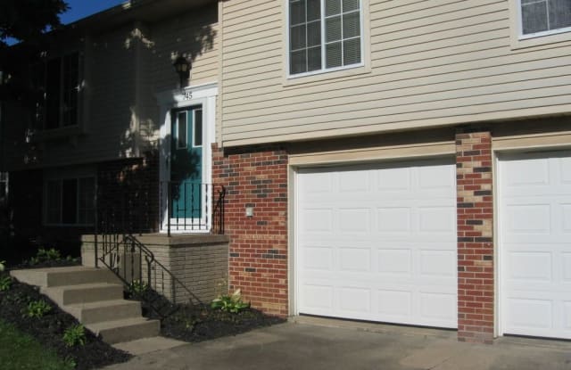 745 Poplar Dr - 745 Poplar Drive, Brunswick, OH 44212