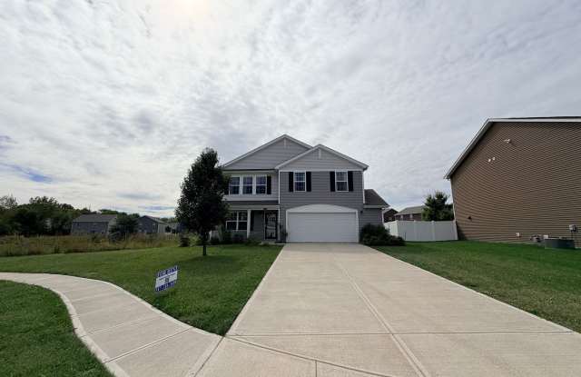 NOW SHOWING: 5 Bedroom / 2.5 Bath Home located at 4447 Averly Ct. in Indianapolis, IN Gallery 4