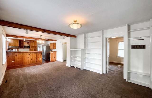 410 E Hillside Drive Gallery 3