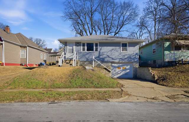 Move-In Ready 2 Bedroom Home with Basement Garage photos photos