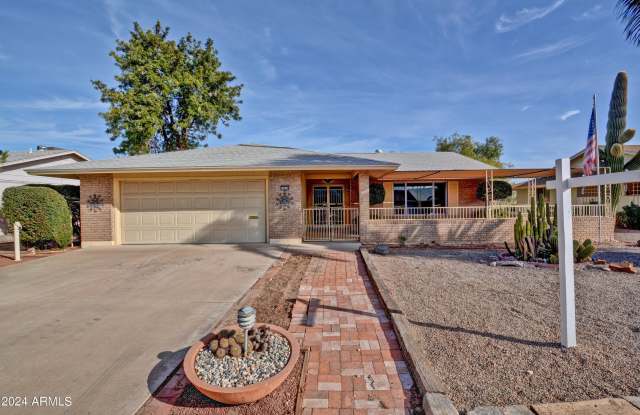 10933 W Tropicana Circle Gallery 1