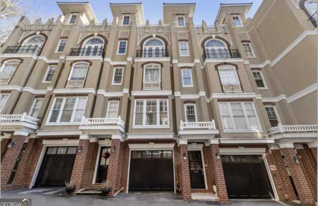 802 Clifton Heights Lane NE photos photos