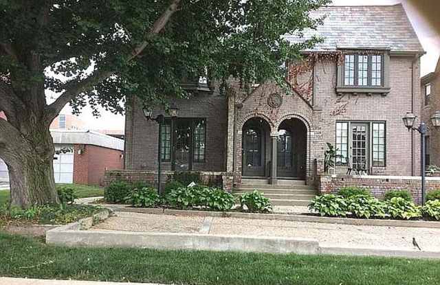 410 S 40th St, Omaha, NE photos photos