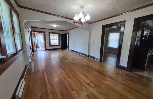 Fully fenced yard with stainless steel appliances including gas stove! Gallery 4