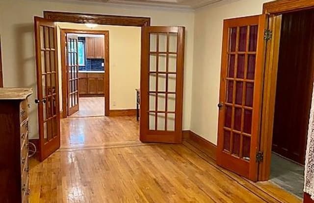 321 13Th Street - 321 W 13th St, New York City, NY 10014