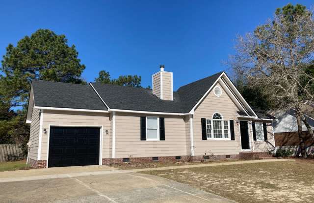 Newly Remodeled 3 br/2 bath Ranch Home! Minutes from Ft. Bragg, Downtown Fayetteville. photos photos