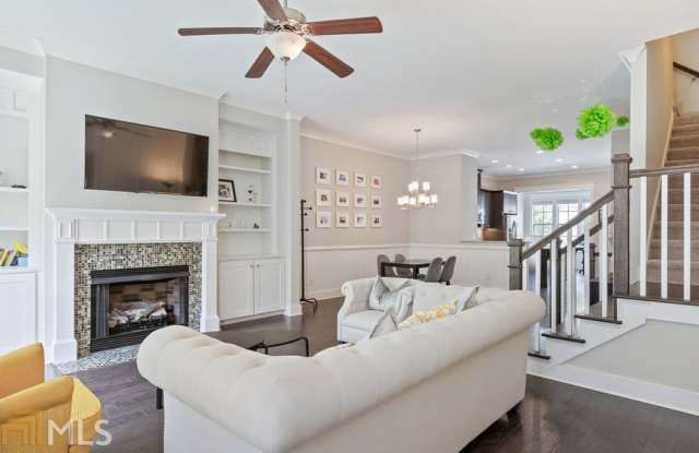 3335 Turngate Ct Gallery 3