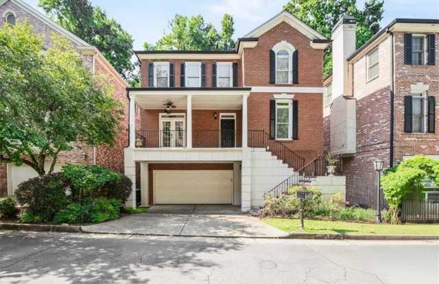 1127 Ashton Bluff Drive NE Gallery 1