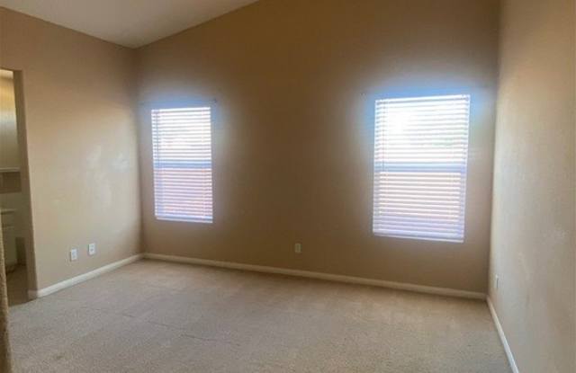 5010 Paradise Harbor Place Gallery 1