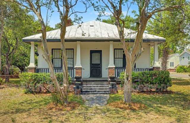 101 Forrest Ave photos photos