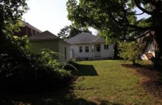 162 Eastside Pkwy - 162 E Side Pkwy, Newton, MA 02458