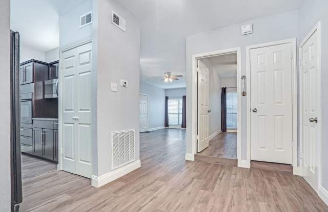 Charming One Bedroom Condo in Richardson! - 9254 Forest Lane, Dallas, TX 75243