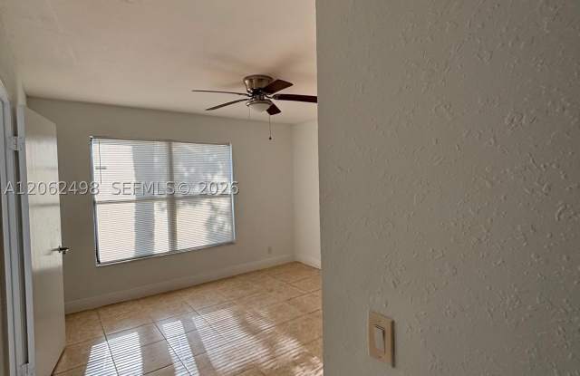 1502 Lake Crystal Dr Gallery 3