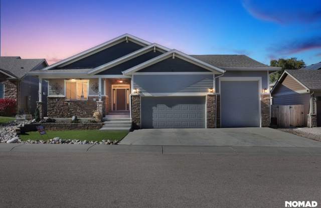 Spacious 4BR House in Johnstown - 324 Kirkland Lane, Johnstown, CO 80534