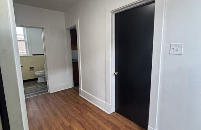 809 Broadway Avenue - 2 Gallery 4