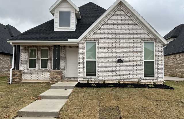 3201 Sw Lovely Ln - 3201 Southwest Lovely Lane, Benton County, AR 72713