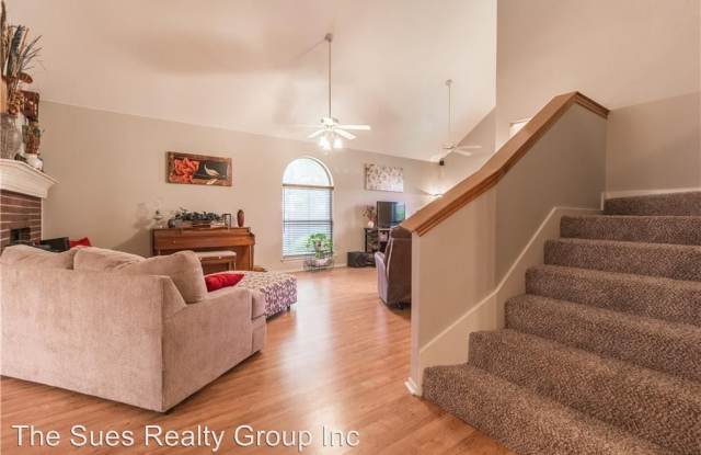 8900 Tyne Tr. Gallery 3