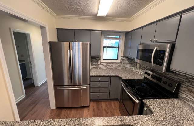 Pet-Friendly 3-Bedroom Townhome with Marsh Views and Private Baths Gallery 4