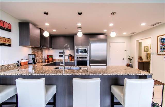 175 1ST STREET S 2006 Gallery 4