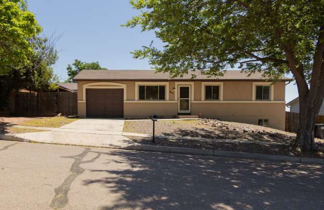 5 Bedroom Rancher in  Vista Grande Terrace Gallery 3