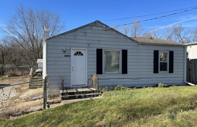 4304 SE 8th St - 4304 Southeast 8th Street, Des Moines, IA 50315