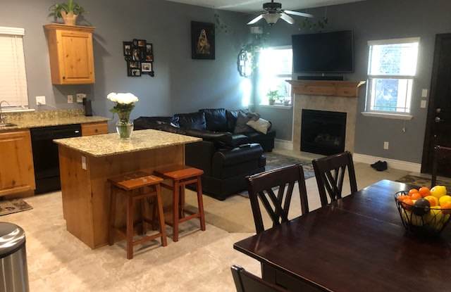 3855 E Cunninghill Dr Gallery 4