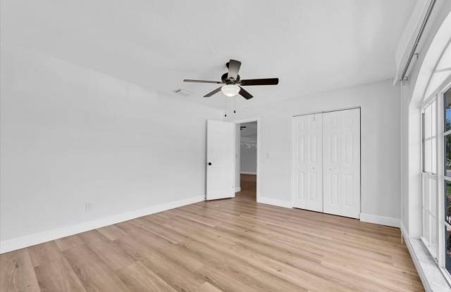 4 Bedroom in Palmetto Available Now! - Free Application Gallery 3