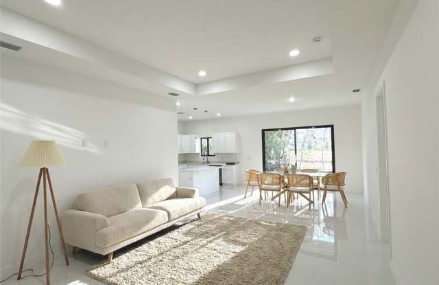 4322 Kismet Parkway W Gallery 1