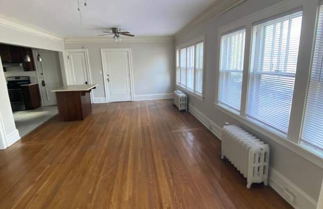 Heart of Uptown on 31st photos photos