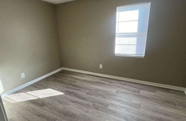 511 Laurel Street - A photos photos