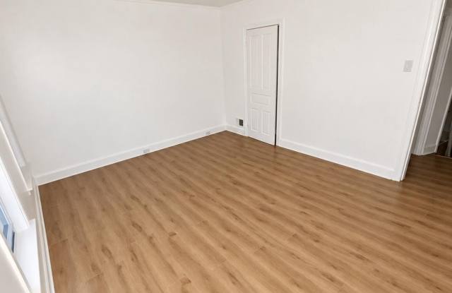 324 SMITH Gallery 2