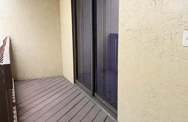 206 Lakeview Drive E Gallery 3