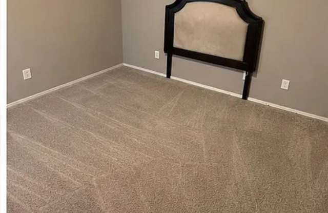 Charming 3BR House in Charlotte Gallery 4