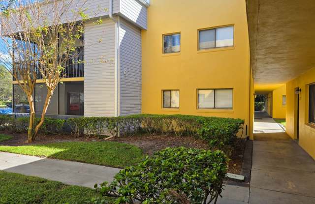 2-Bedroom First Floor Condo in Lakeview Condominiums | Orlando Gallery 3