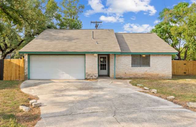 Bright and Inviting 3-Bedroom with Private Yard photos photos Bright and Inviting 3-Bedroom with Private Yard photos photos