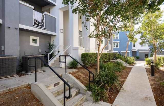 2 Bedroom + Loft Townhouse in The Bay at Point Loma | - 3476 Coastline Place, San Diego, CA 92110