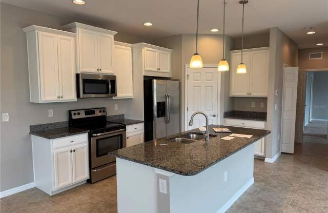 4271 EXPEDITION Way Gallery 2