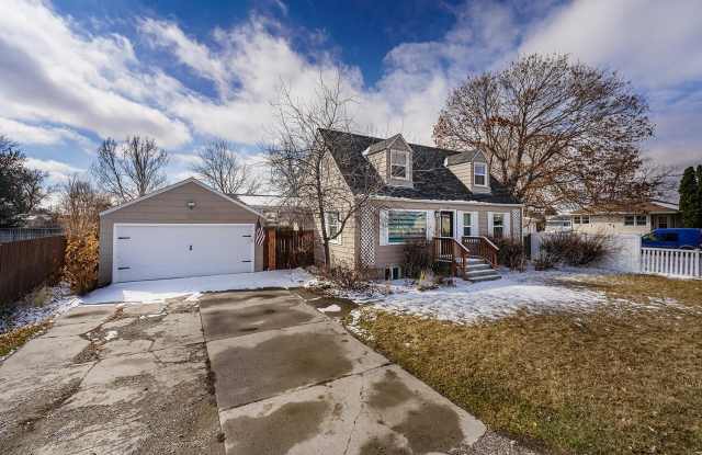 2230 Canyon Drive photos photos