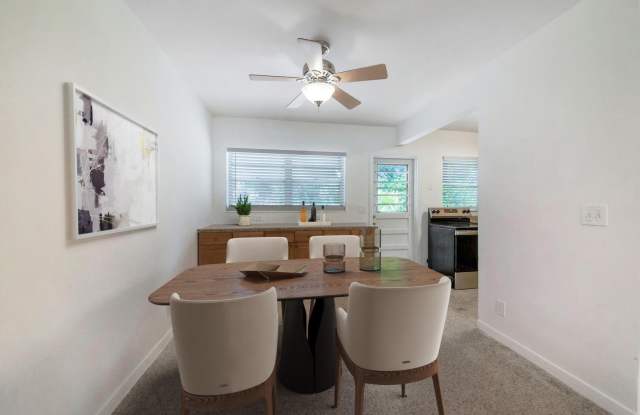 2219 W PINERIDGE Court Gallery 4
