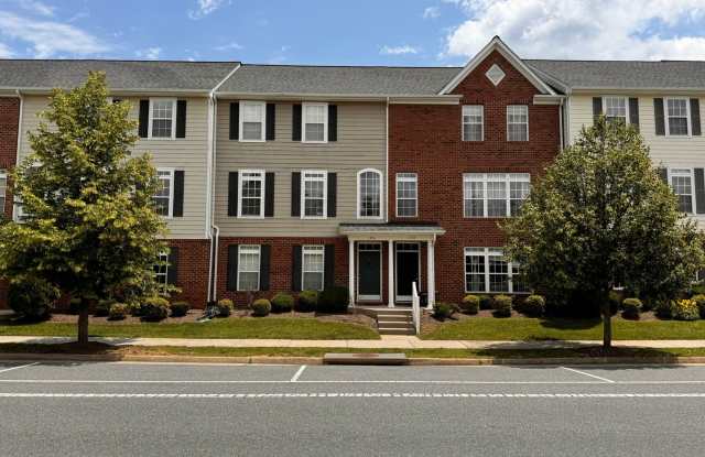 Gorgeous townhome, walking distance to Hollymead Towne Center/Target photos photos