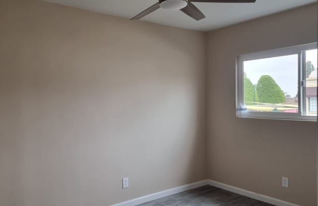 MEDA AVE. APARTMENTS photos photos