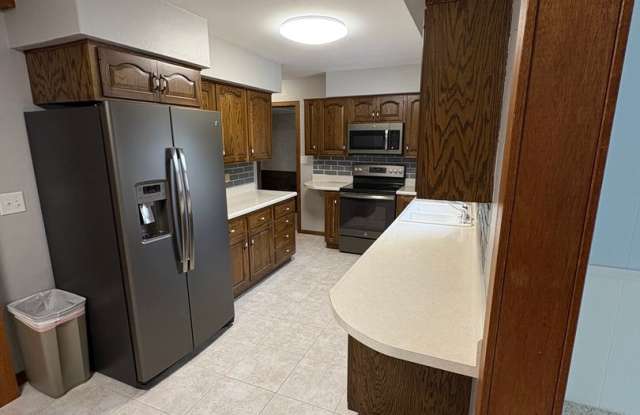 3 Bedroom 2 Bathroom Single Family home Gallery 4