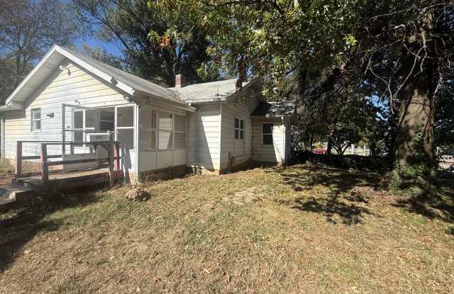 NEW LISTING! 3 BEDROOM REMODEL READY! Gallery 1