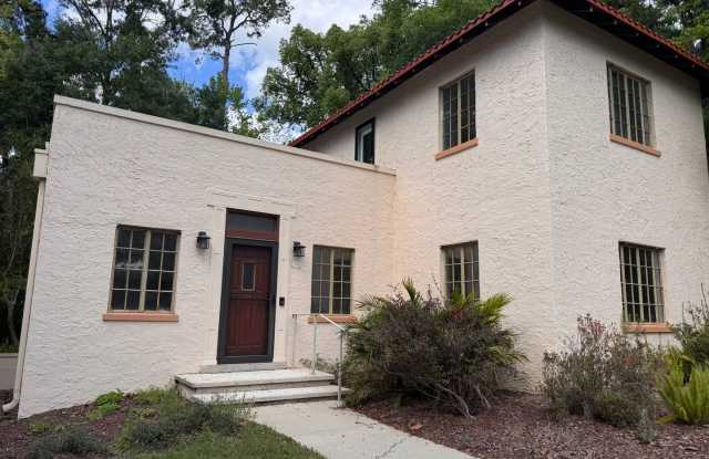 3 Bed 2 Bath Home in Golfview photos photos 3 Bed 2 Bath Home in Golfview photos photos