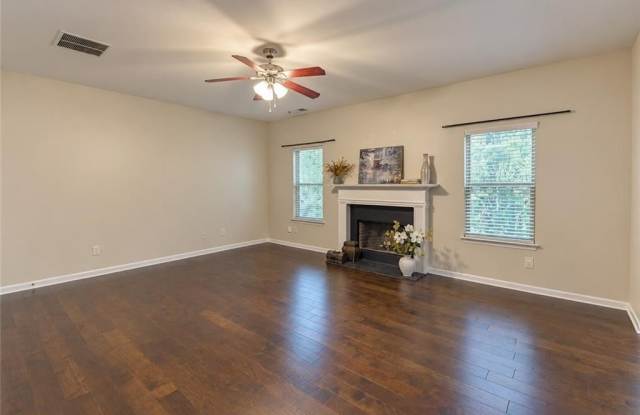 902 Whitfield Oak Road Gallery 3