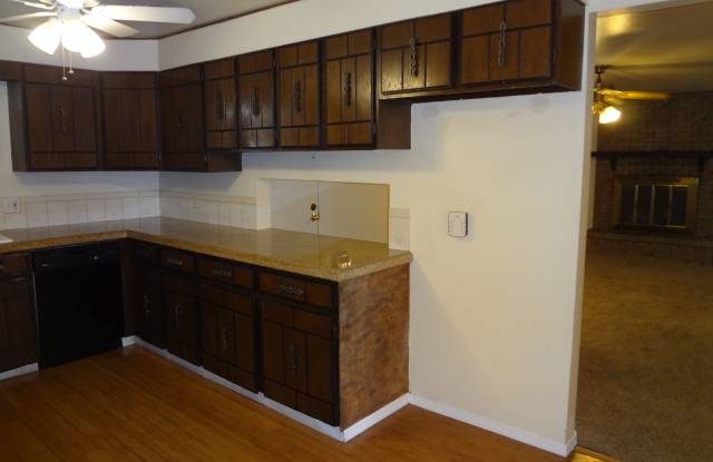 683 S Oswego St Gallery 3