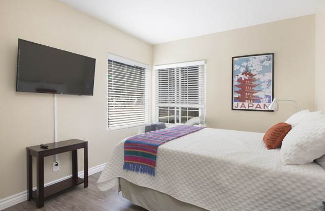 717 Whiting Court-1 Gallery 2