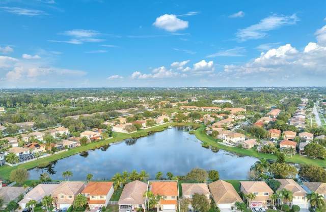 6381 Willoughby Cir Gallery 3