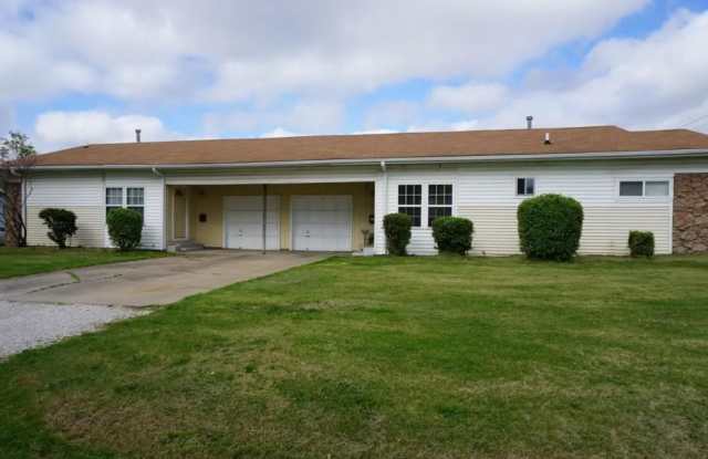 2138 East Bennett Gallery 1
