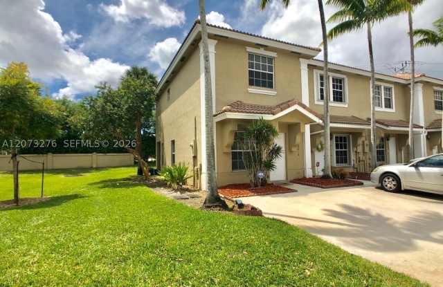 12218 SW 8th Ct Gallery 2